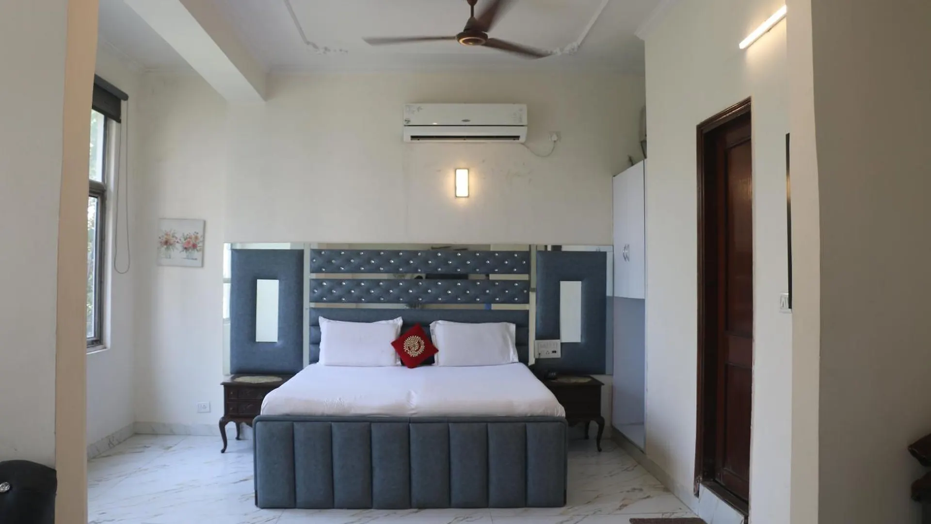 Hotel Swisston Palace Delhi